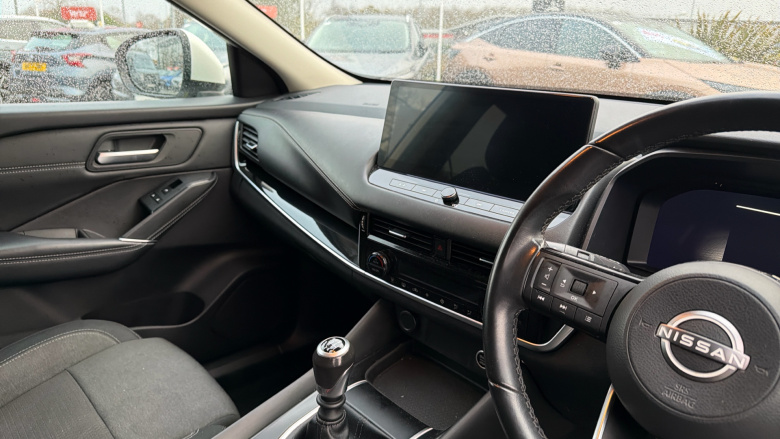 Nissan Qashqai 1.3 DiG-T MH N-Connecta 5dr Petrol Hatchback